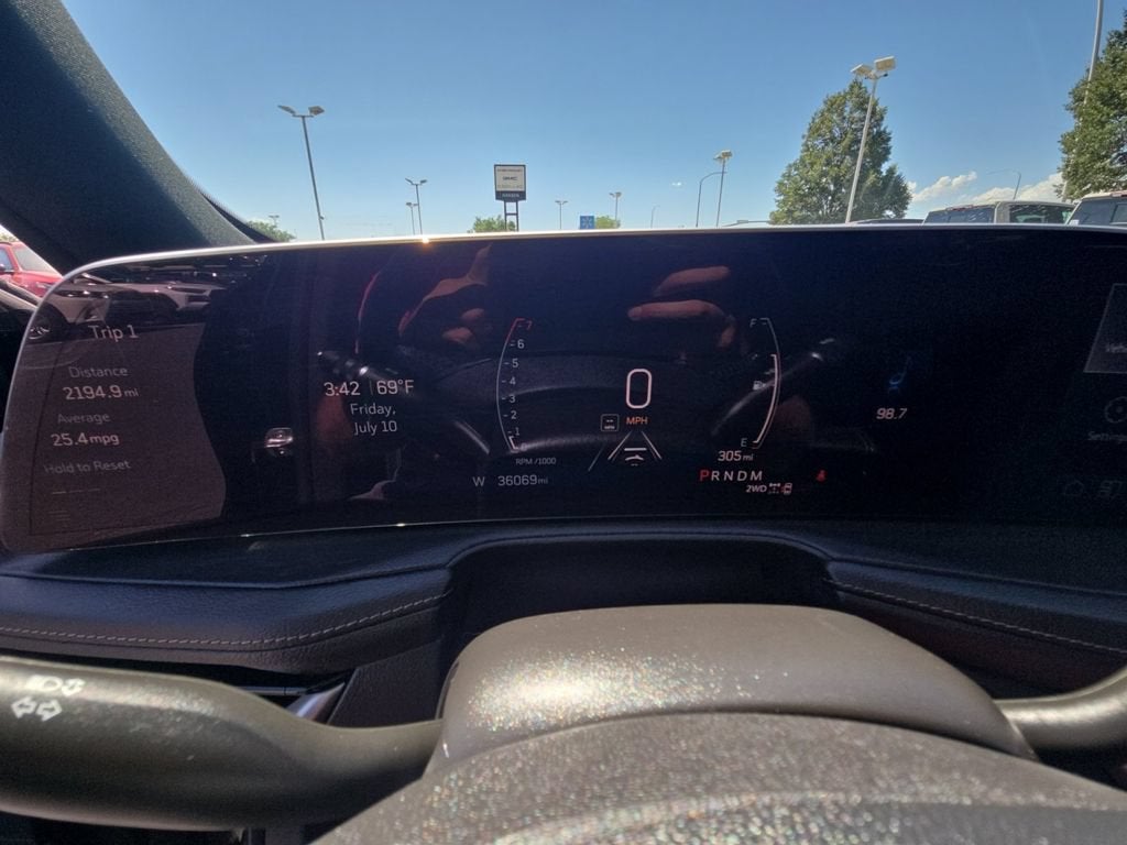 2025 Cadillac XT4 Premium Luxury