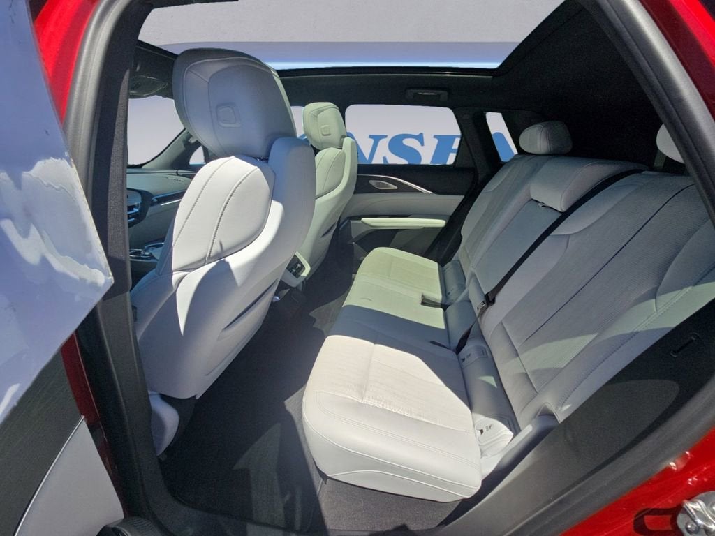2024 Cadillac LYRIQ Sport 2
