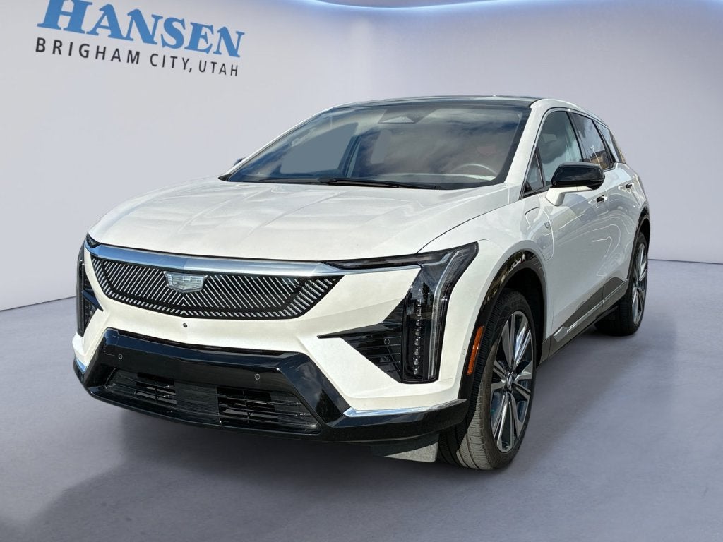 2025 Cadillac OPTIQ Luxury 2
