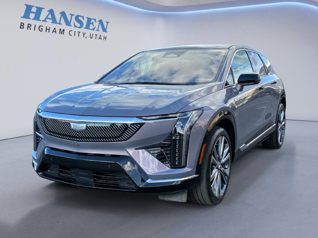 2025 Cadillac OPTIQ Luxury 2