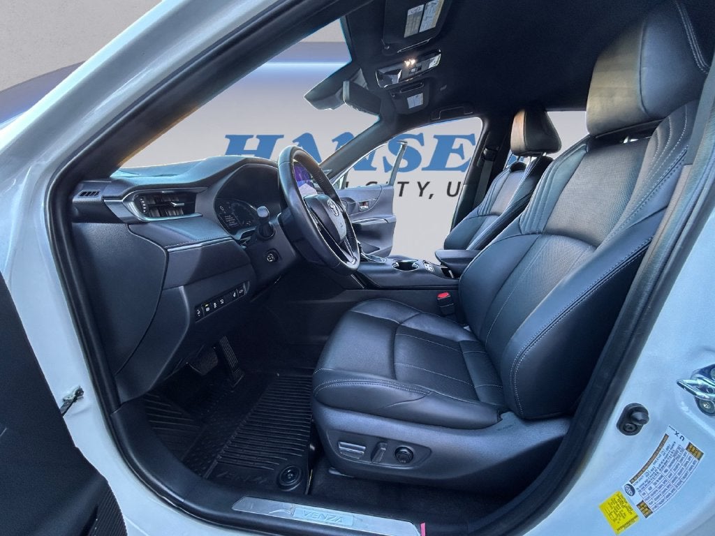2024 Toyota Venza LE