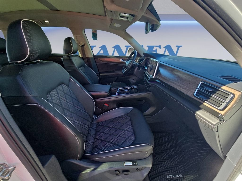 2025 Volkswagen Atlas 2.0T SEL Premium R-Line